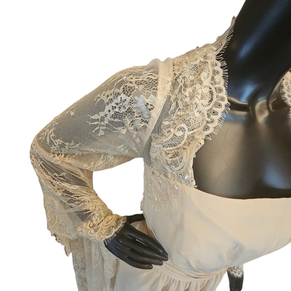 NWT - A-Line Square Neck Full Sleeve Wedding Gown - Picture 5 of 5